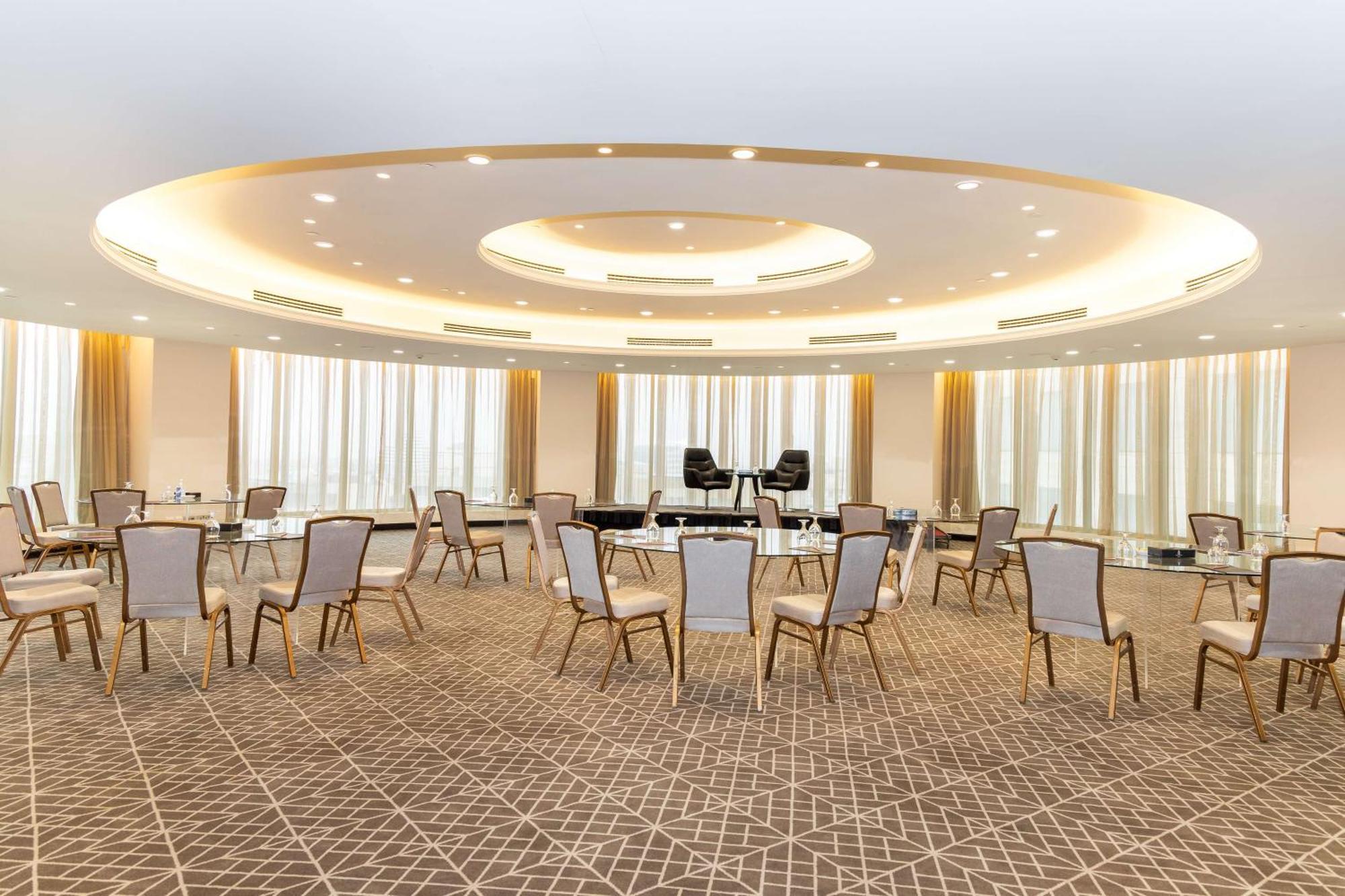 Signia By Hilton 5*